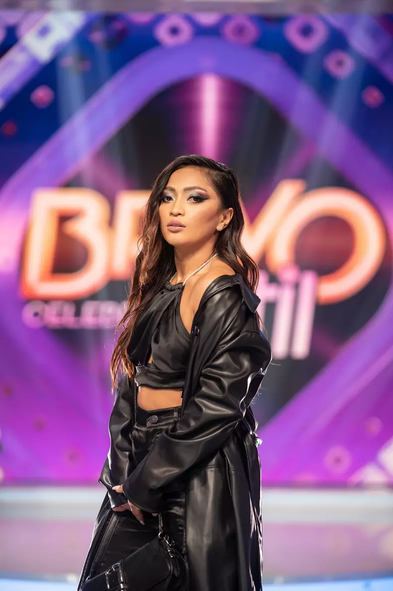 Bella-Santiago-la-Bravo-ai-stil-Celebrities