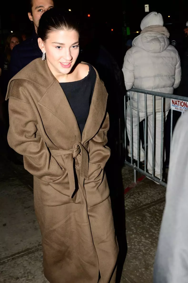 Couple Phoebe Gates and Arthur Donald enjoy the Paul McCartney concert in NYC