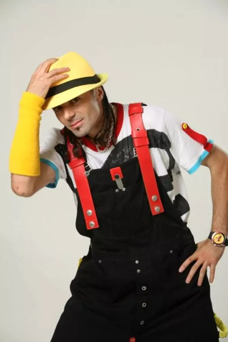 Omu Negru trupa simplu3