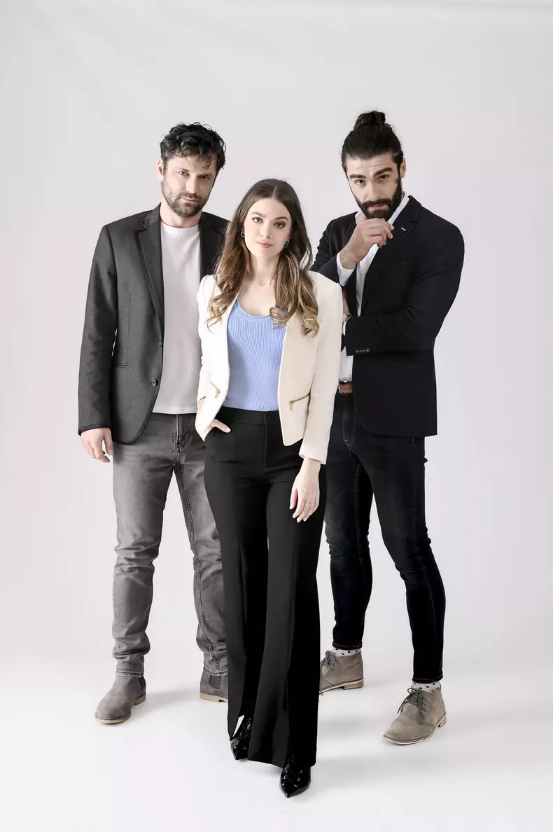 Distribuția Adela s-a mărit cu încă un actor. Îl știi din serialul Sacrificiul, tot de pe Antena 1 (1)