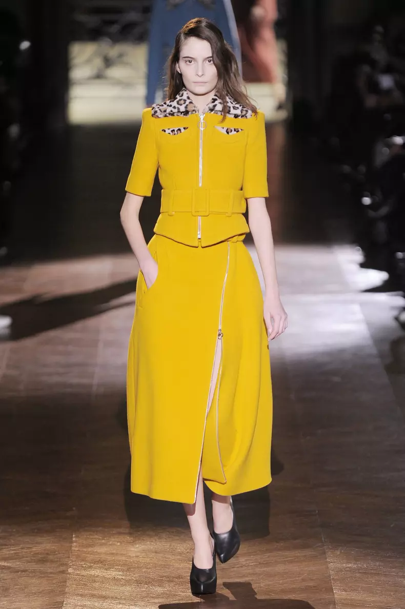 Carven_hepta_553975.jpg