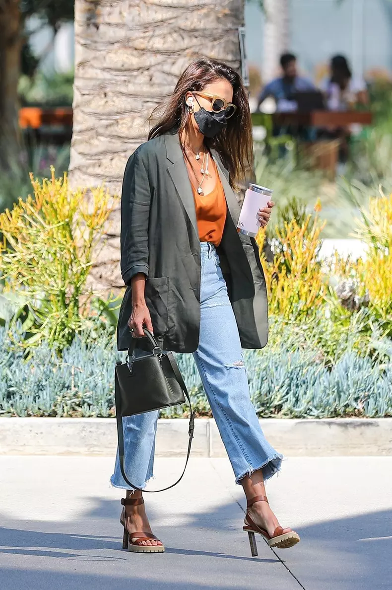 *EXCLUSIVE* Jessica Alba looks tan after a recent trip to Mexico!