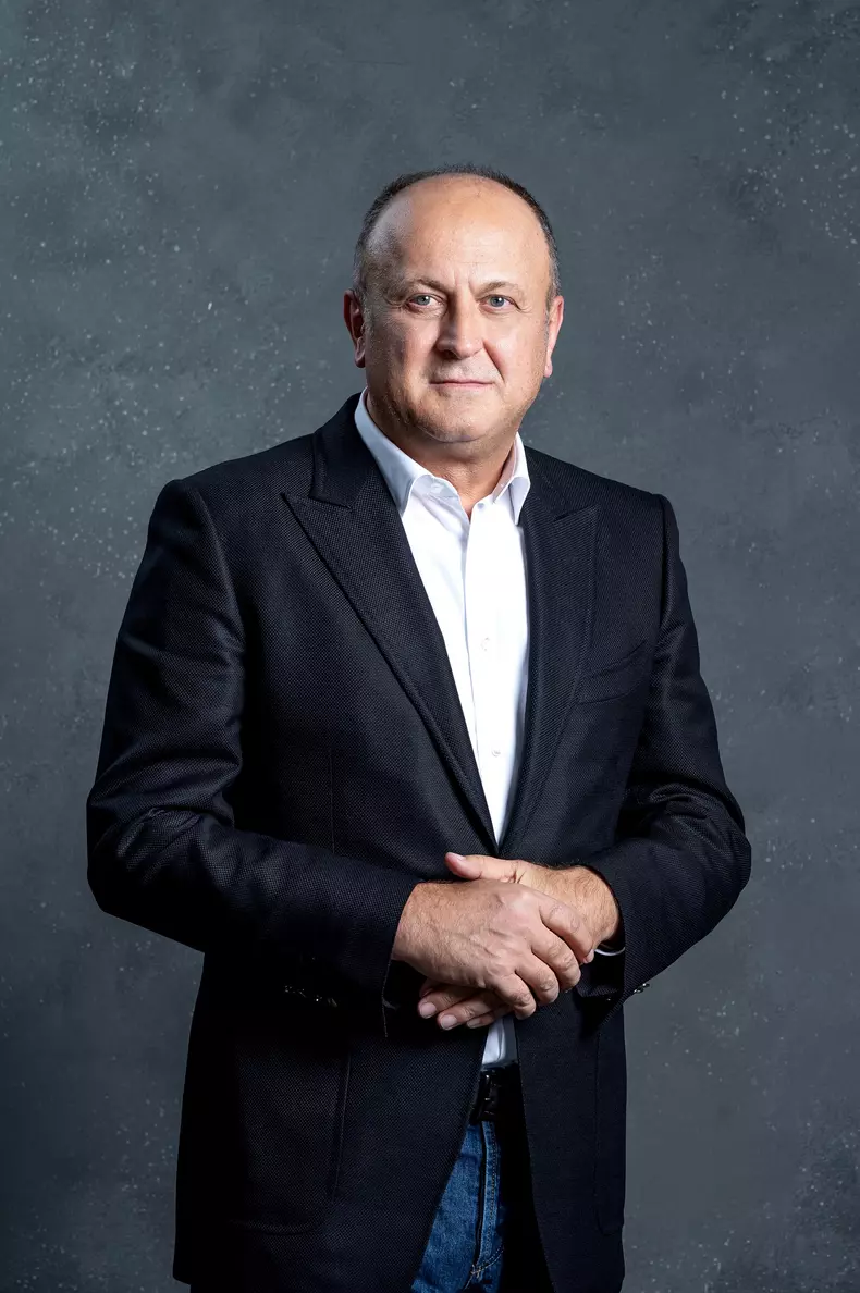 Dan-Sucu-Imperiul-Leilor