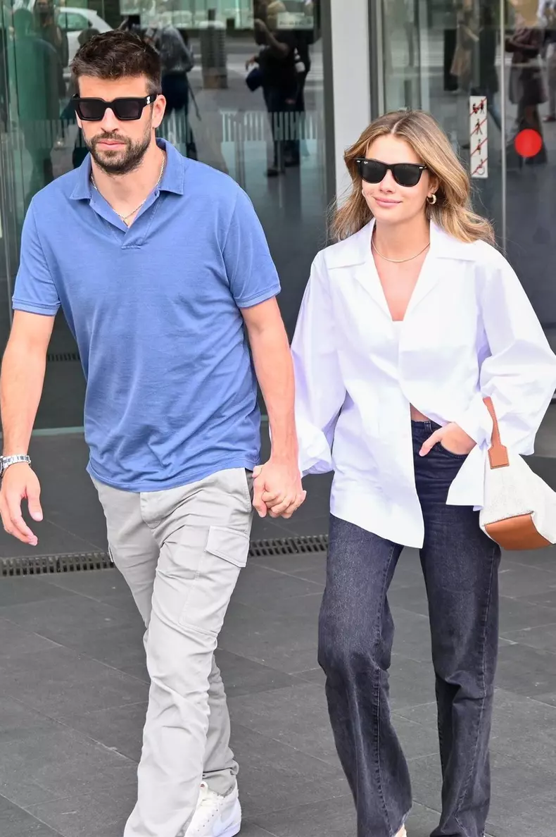 Gerard Pique and Clara Chia brave the media frenzy in Barcelona