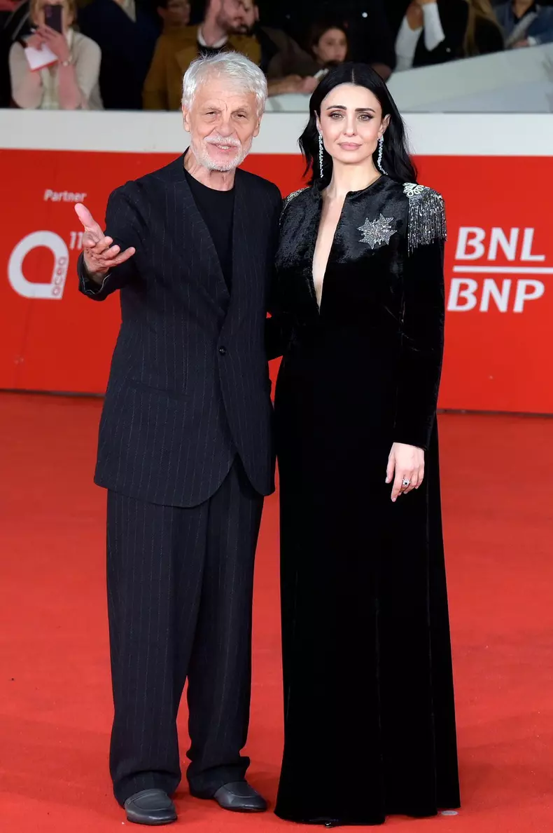 Michele Placido mit Ehefrau Federica Vincenti bei der Premiere des Kinofilms 'Eterno visionario' auf dem 19. Internationalen Filmfestival von Rom / Festa del Cinema di Roma 2024 im Auditorium Parco della Musica. Rom, 19.10.2024