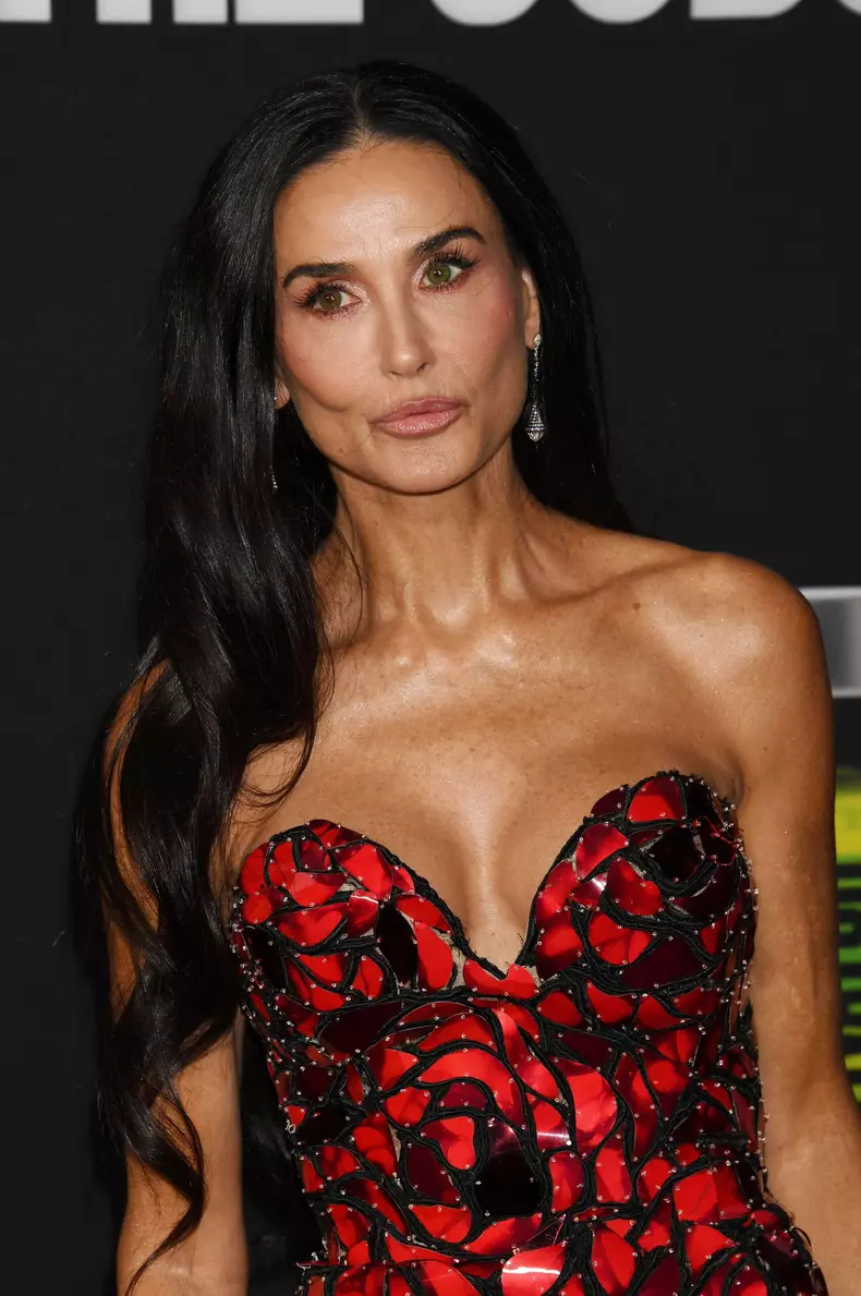 Demi Moore, cu cele trei fiice pe covorul roșu 