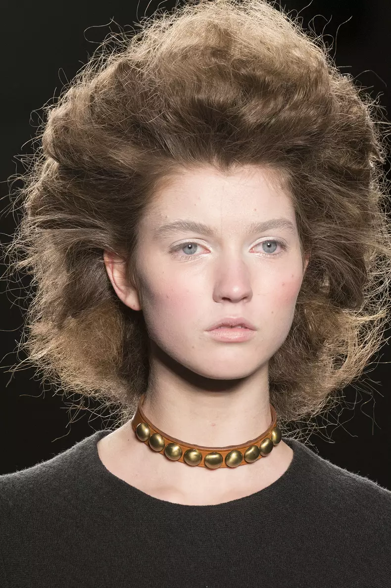 Saptamana Modei de la New York: ne place parul sculptat, un stil vazut pe podiumul A Detacher