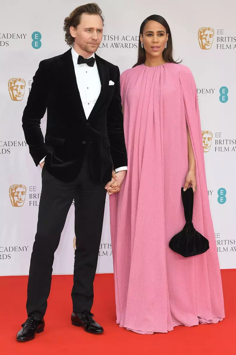 Logodnica Tom Hiddleston însărcinată