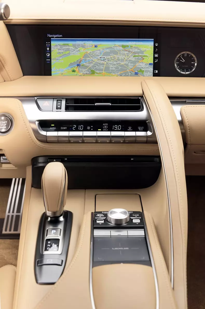 2017-lexus-lc-coupe-63