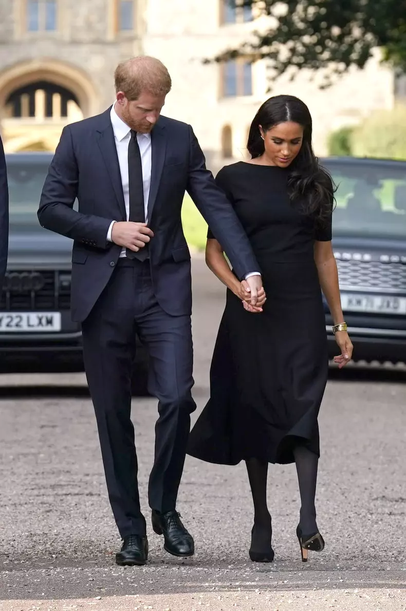 Cum se poartă, de fapt, Meghan Markle și prințul Harry