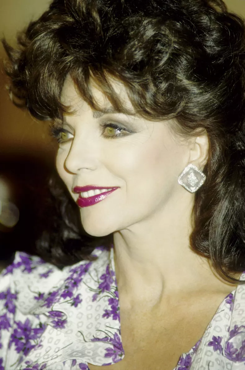 Joan Collins arată mai bine ca oricând la 89 de ani
