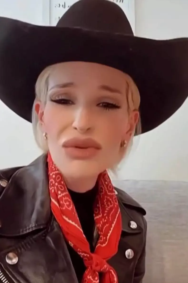 Celebrity Selfies