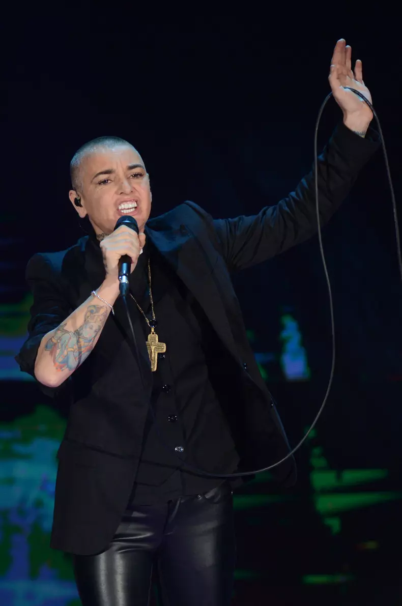 Sinead O'ConSinead O' Connor a murit. Cântăreața irlandeză avea 56 de aninor at italian  Tv Show Che Tempo Che Fa