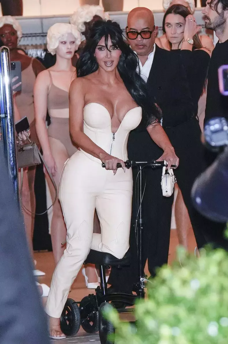 Kim Kardashian3