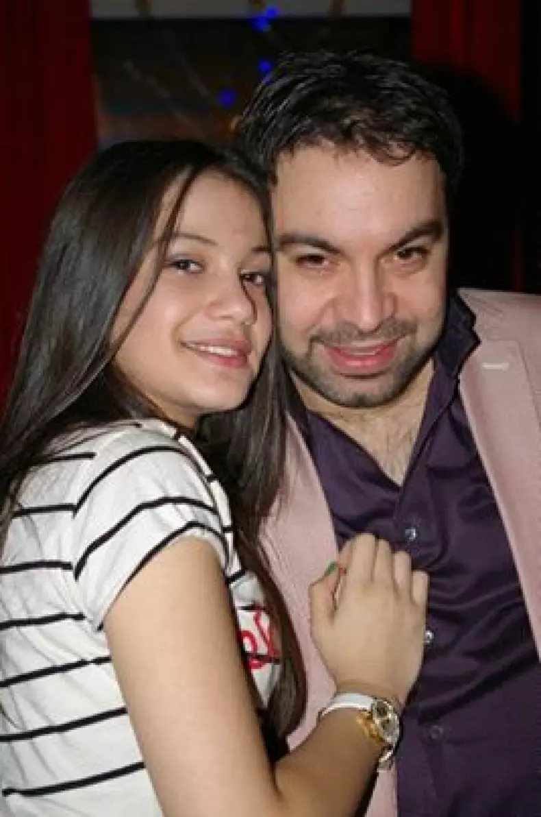 d9002895c0f69b7562d36d8be0a63d71_XL