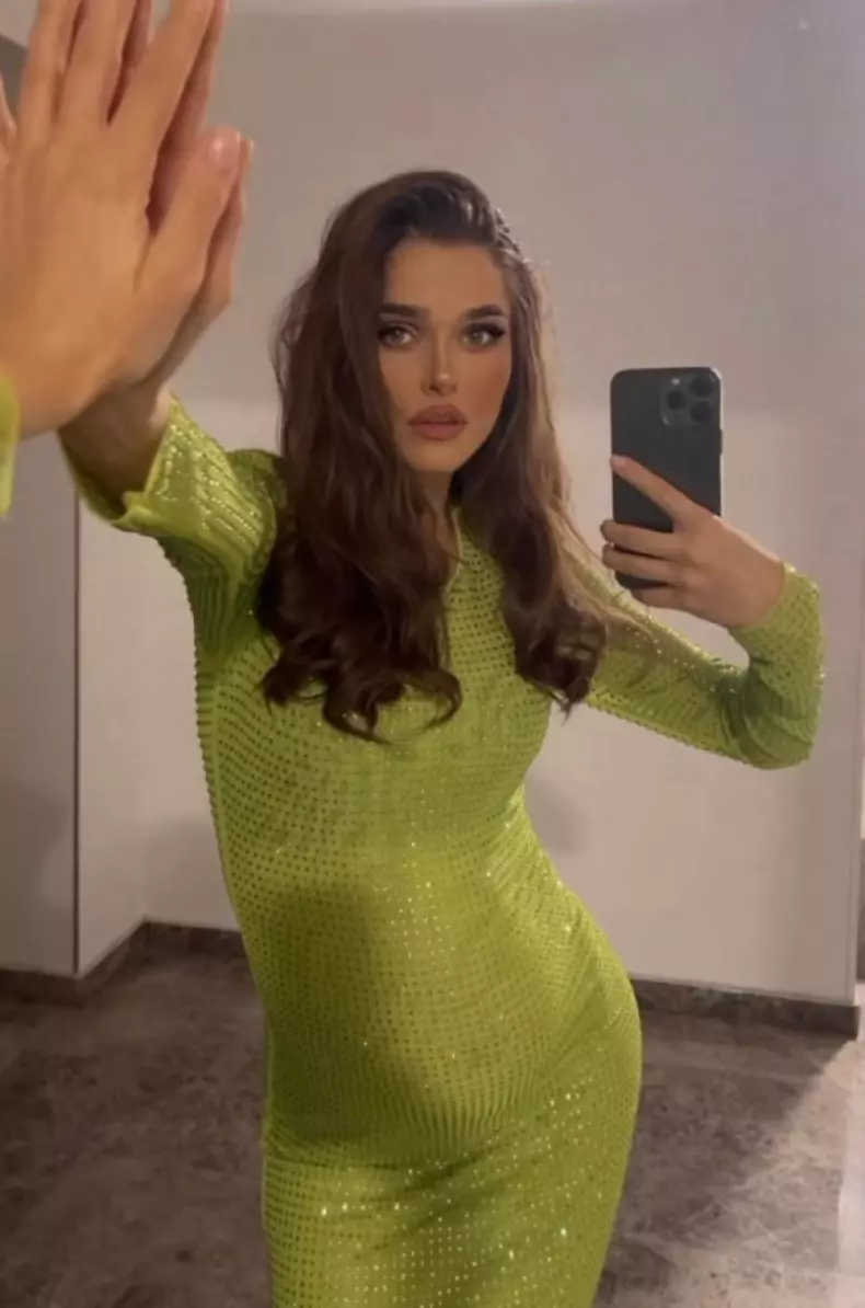 theo rose insarcinata