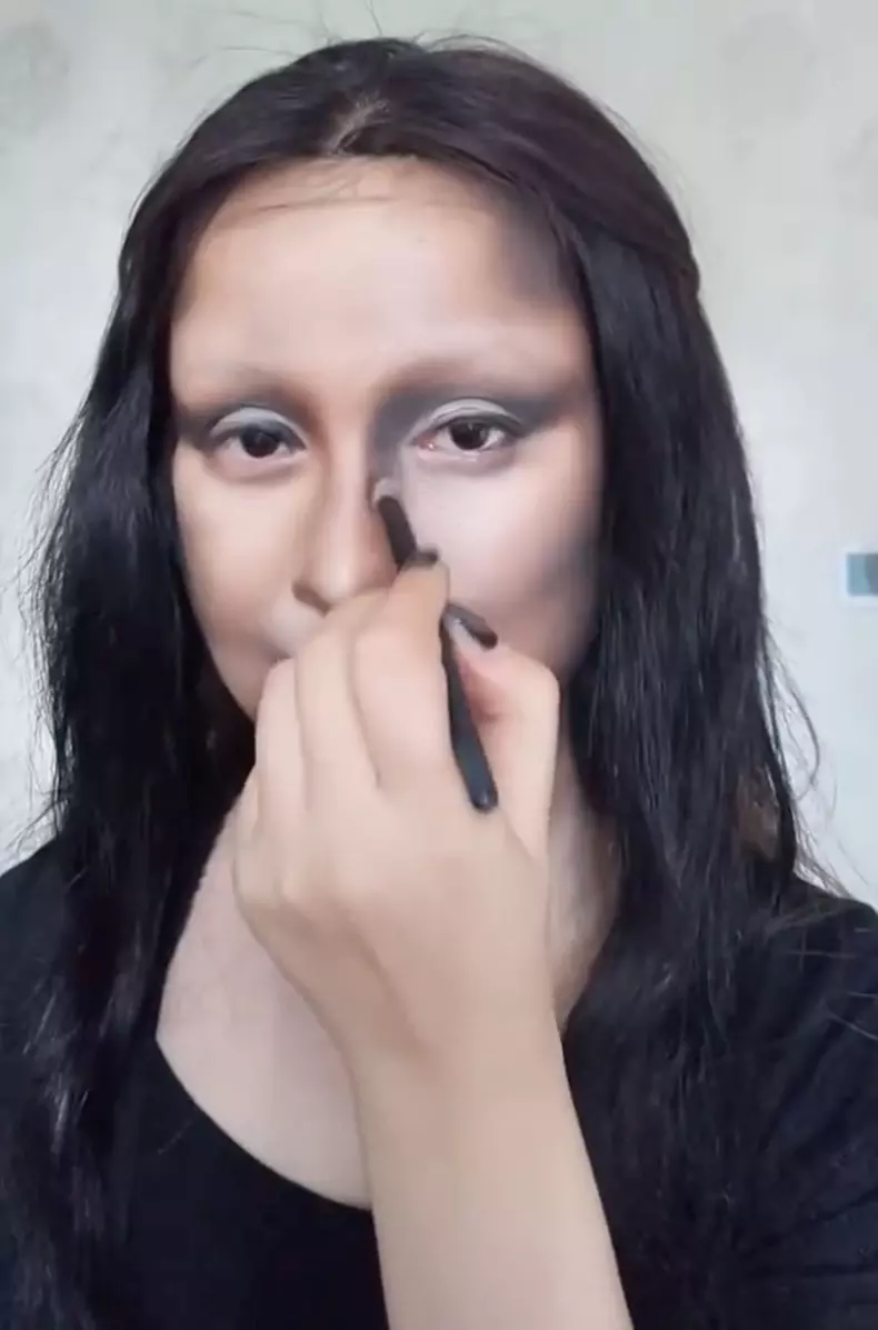 Make-up vlogger