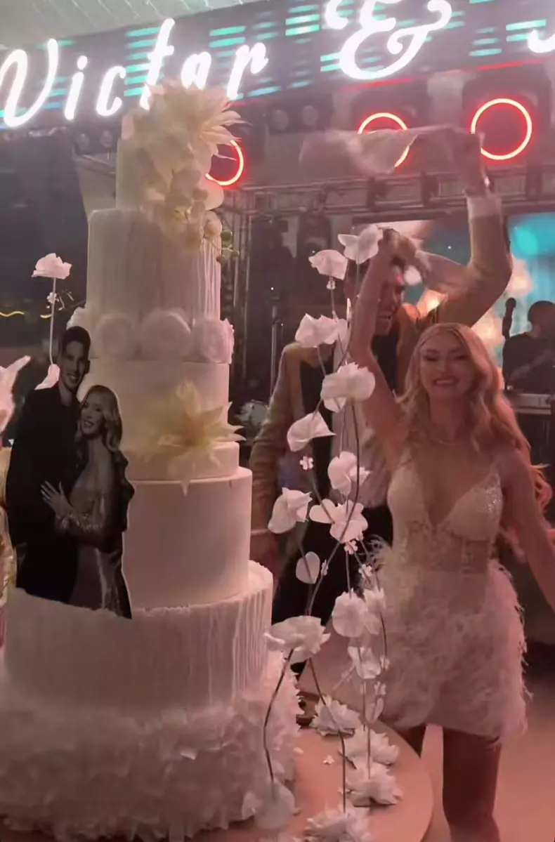 Andreea Bălan tort nuntă (2)