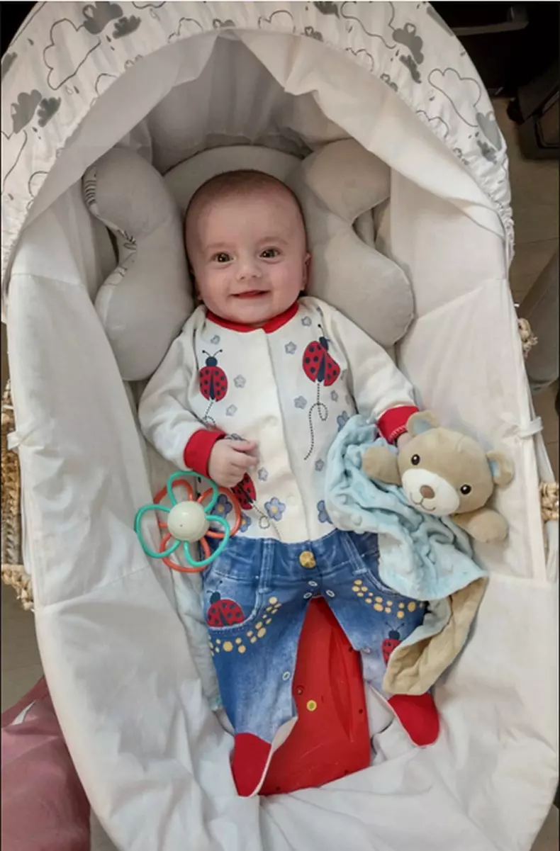 Simona-Nae-a-nascut-in-secret-9