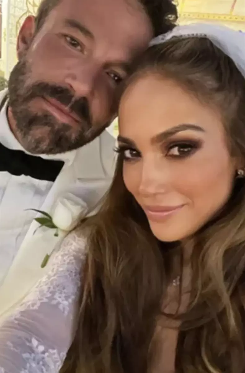 Jennifer Lopez confirms wedding to Ben Affleck in email to her fans from her On The JLo newsletter