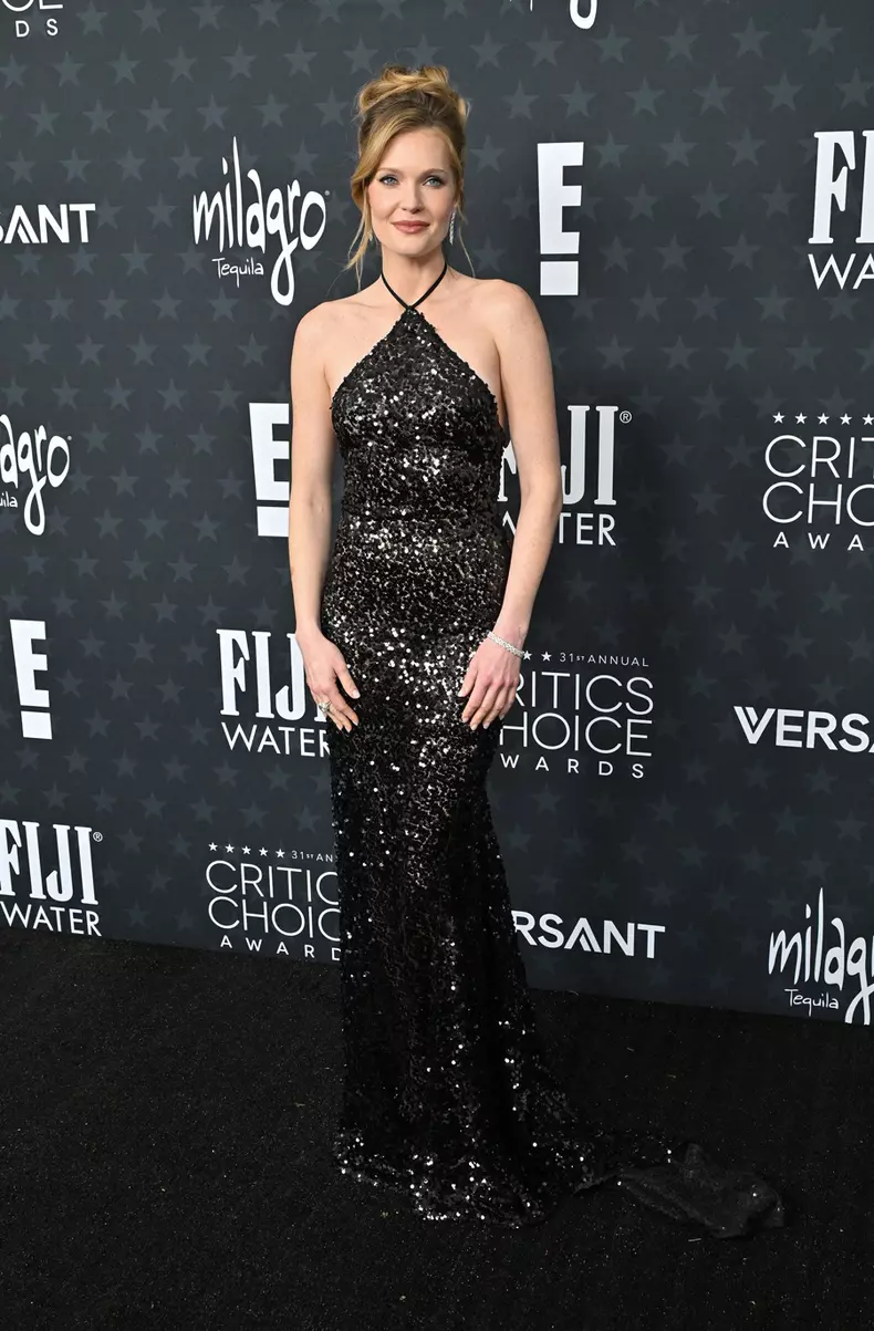 Meghann Fahy, ținută Ludovic de Saint Sernin