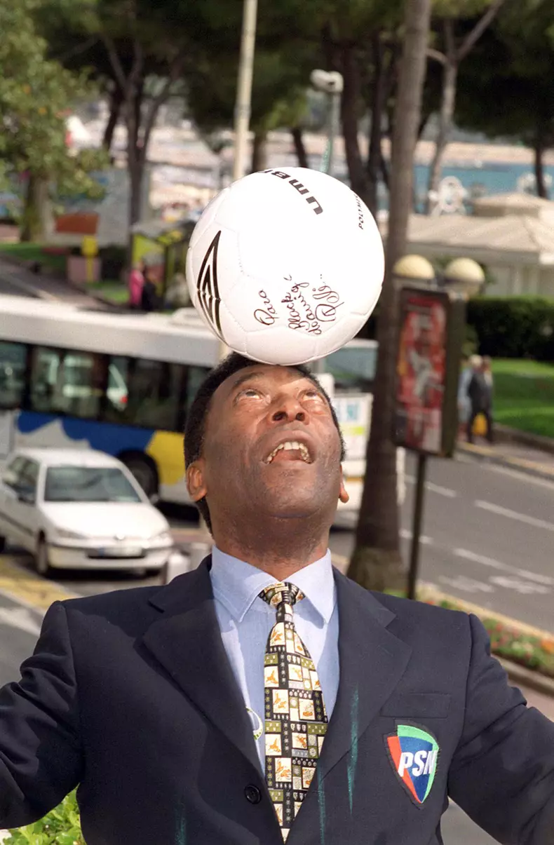 Pele a murit. Celebrul fotbalist avea 82 de ani