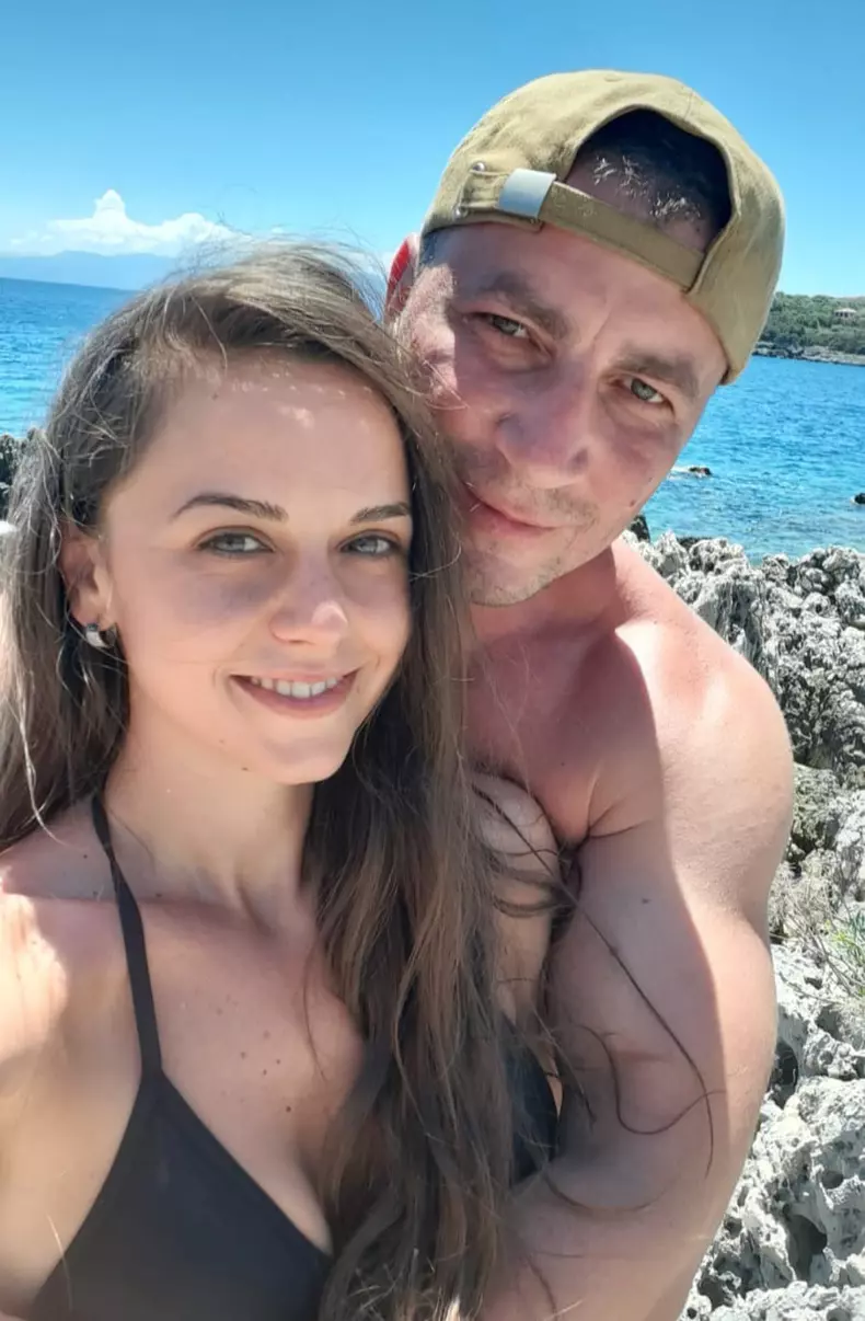 cine-este-sotia-lui-Marian-Godina-14