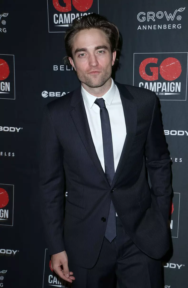 Robert Pattinson are COVID-19