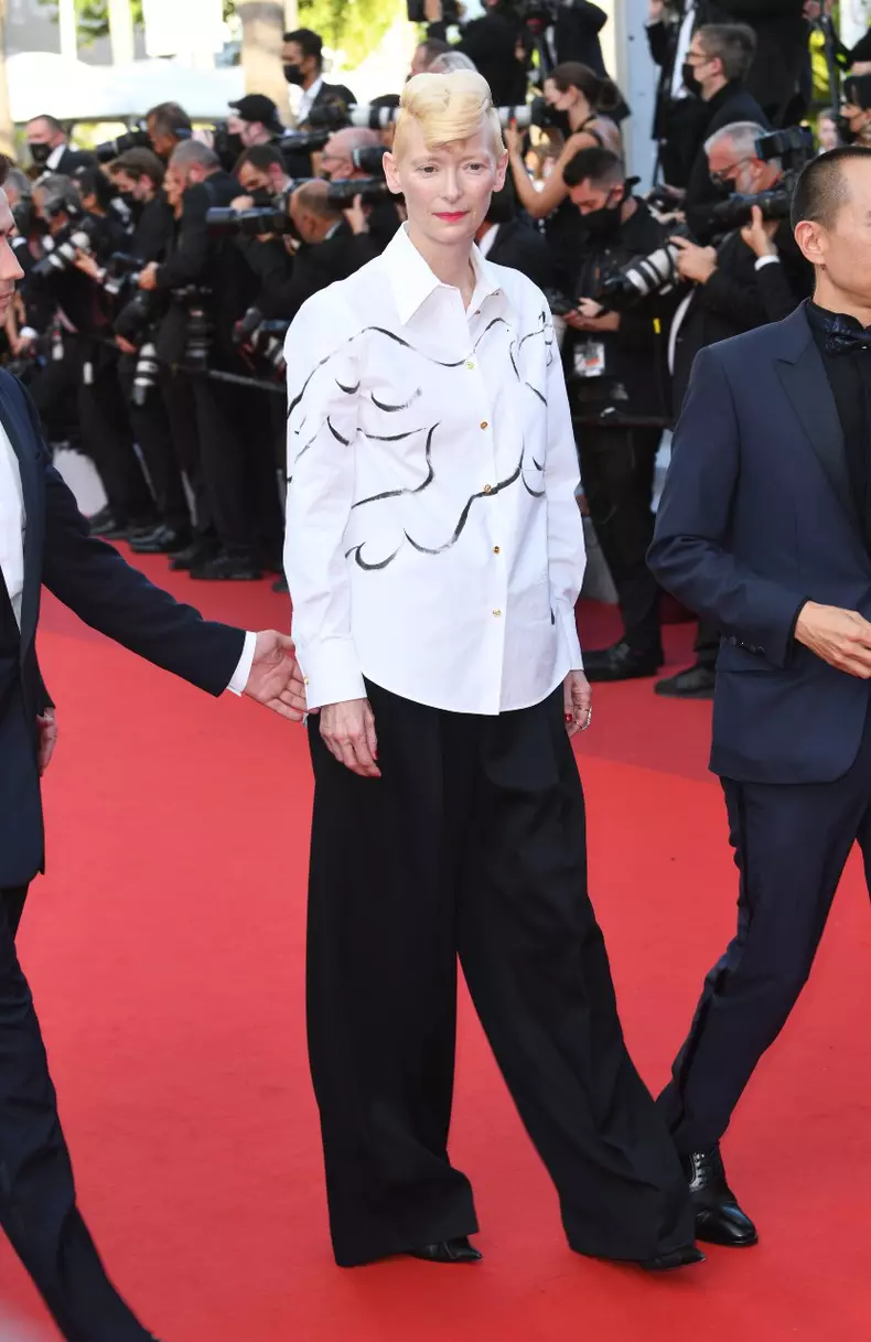 3. Tilda Swinton în Schiaparelli