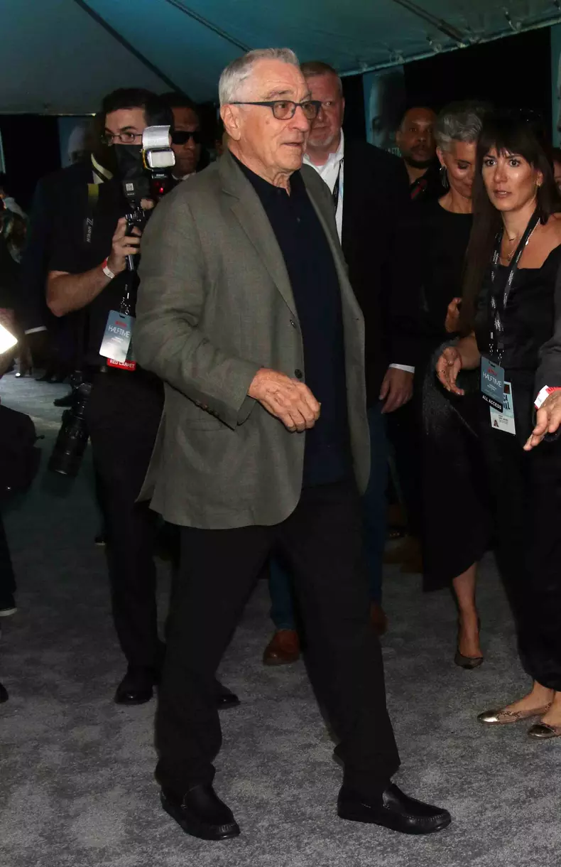 Première duRobert De Niro a dezvăluit prima imagine cu fiica lui film "Halftime" à New York