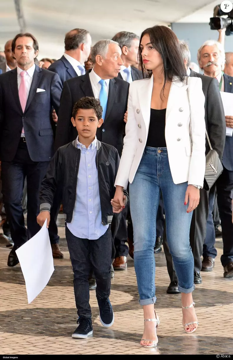 Cristiano-Ronaldo-And-Georgina-Rodriguez-Wallpapers007