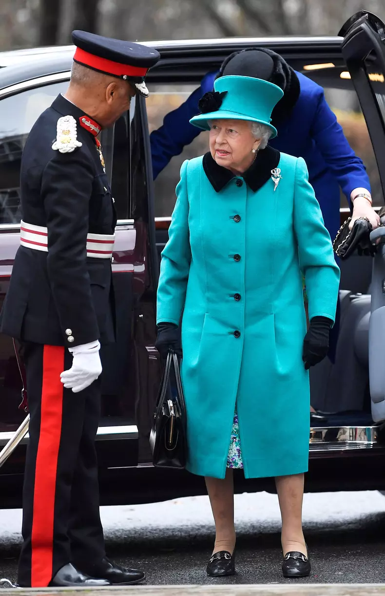 De ce membrii familiei regale britanice poartă mereu același model de pantofi