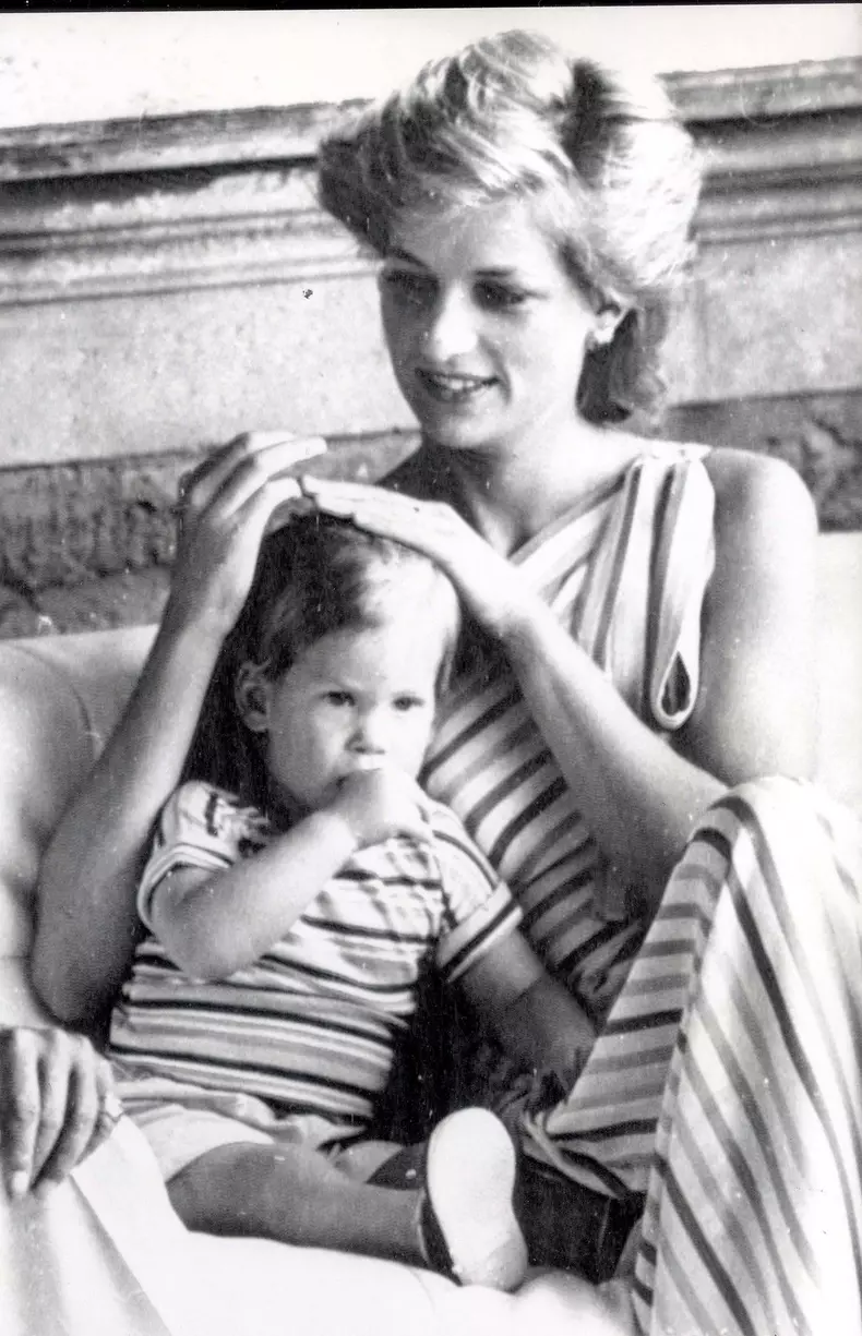 Prince Harry Holiday In Spain August 1986 Princess Of Wales With Her Two-year-old Son Prince Harry Prince Harry With His Brother And Parents The Prince And Princess Of Wales Are The Holiday Guest Of The Spanish Royal Family At Their Holiday Home In P