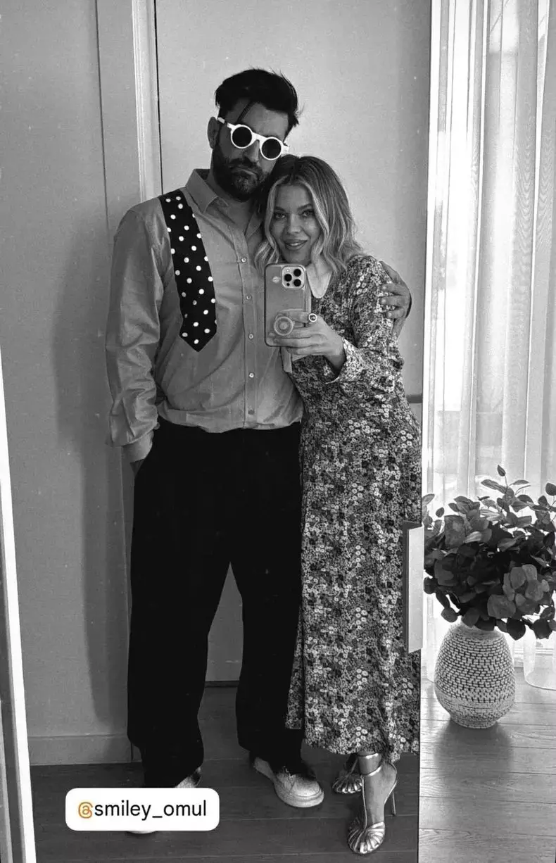 tinute smiley si gina pistol