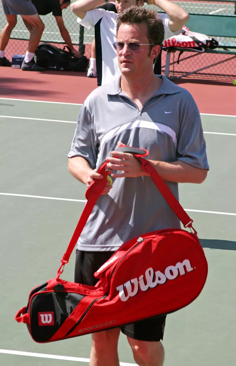 Ultimele zile din viața lui Matthew Perry. De ce au fost îngrijorați prietenii săi și ce au găsit polițiștii în casa lui