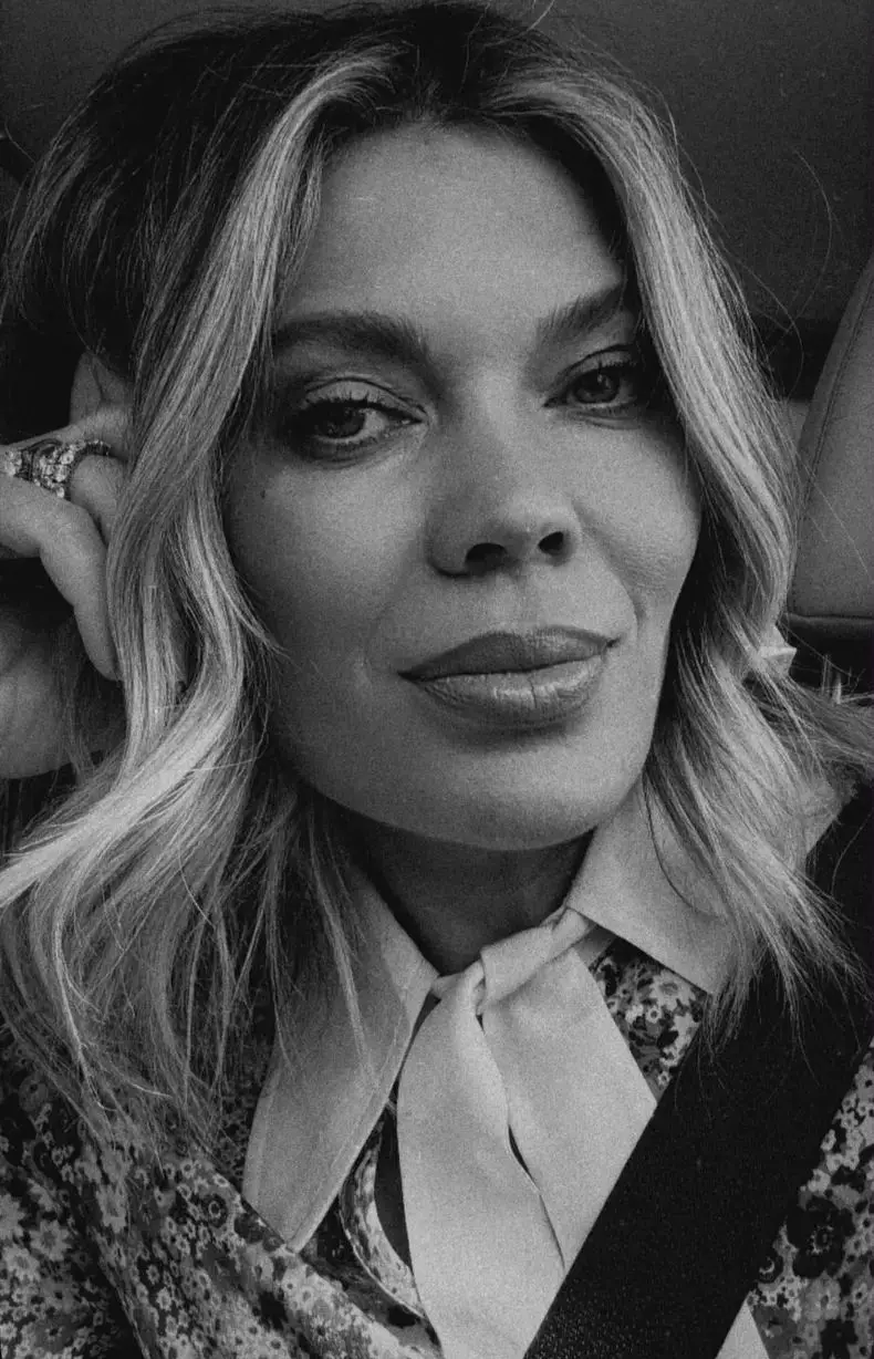 gina pistol spre nunta