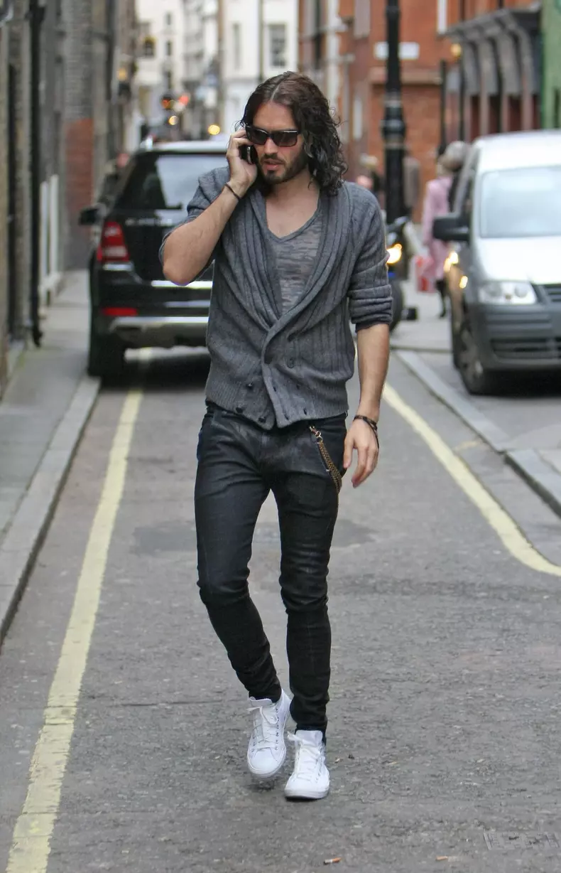 Russell Brand, acuzat de viol și abuz emoțional