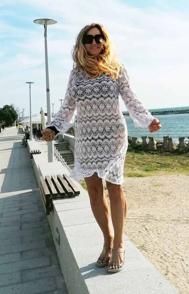 flora-nastase-la-mare