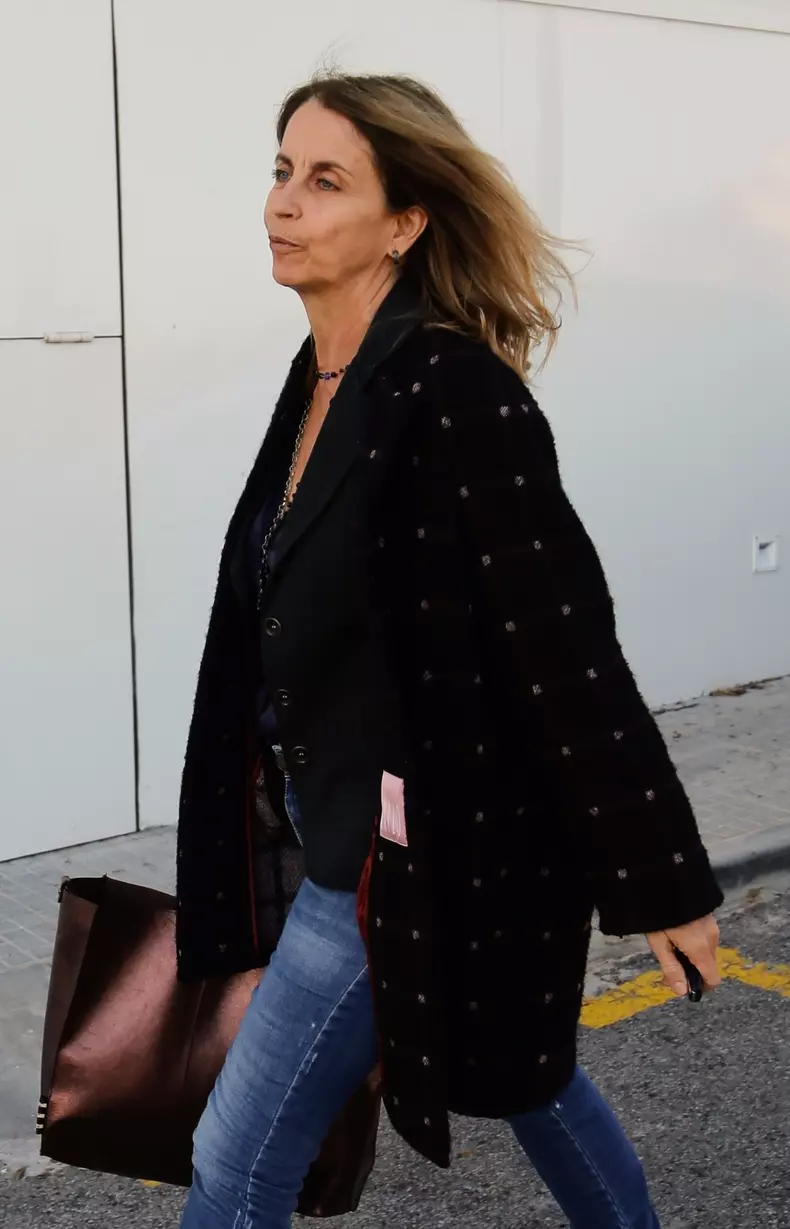 Family seen visiting Shakira