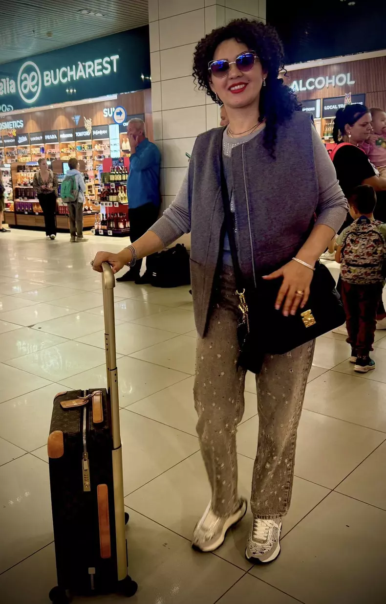 minodora in aeroport