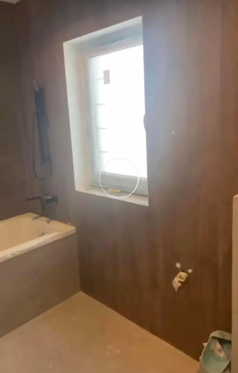 claudia le arata casa