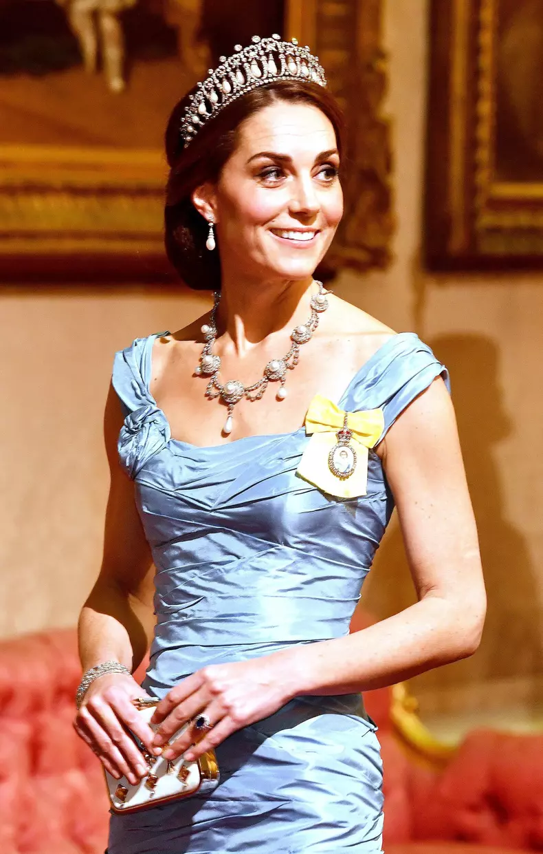 Kate Middleton strălucește cu o tiară veche de 100 de ani