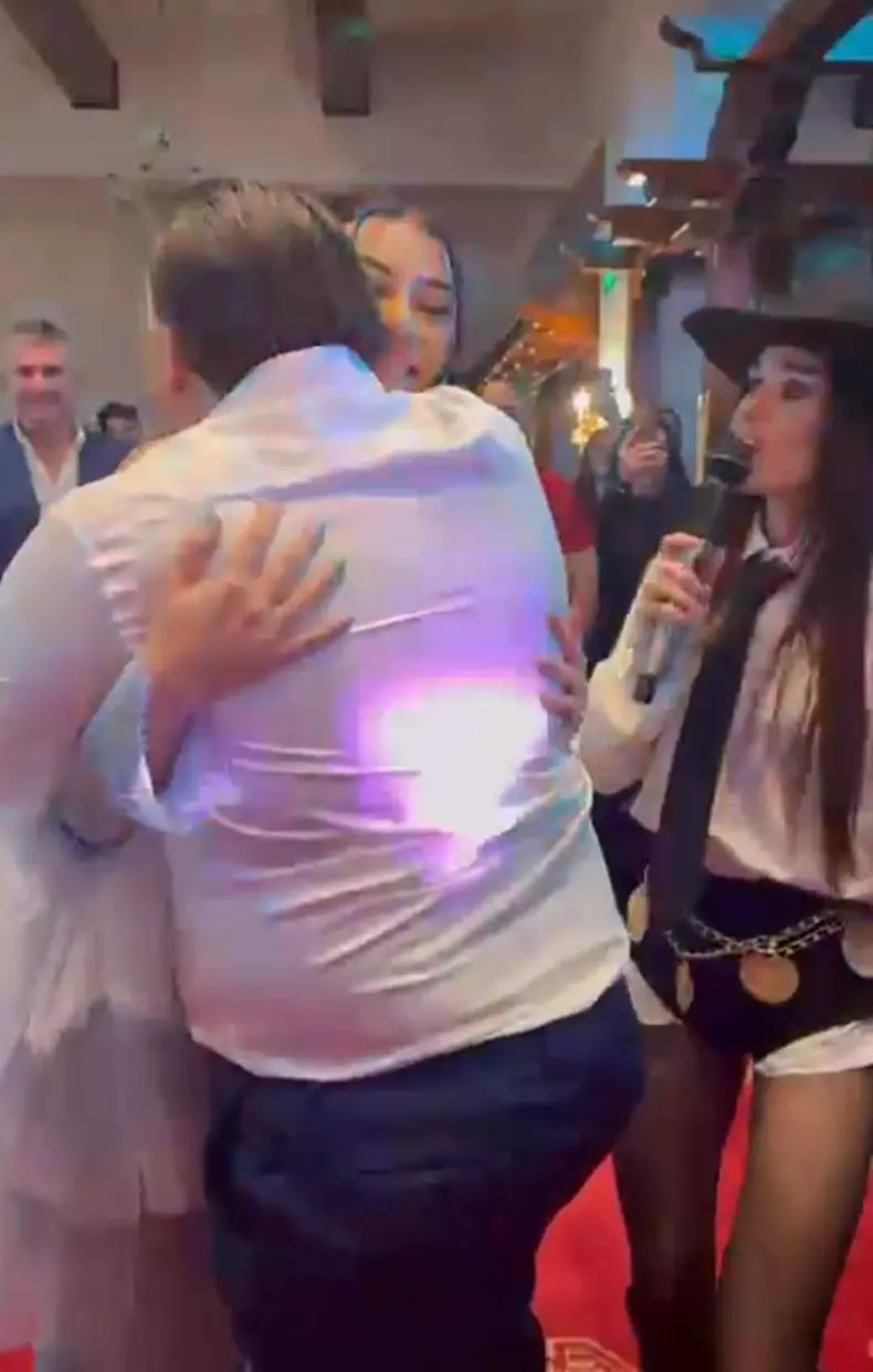 Adrian Minune Jr si iubita lui2