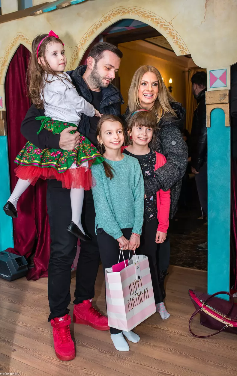 Petrecerea aniversară a Maria Isabelei, fiica Oanei Roman si a lui Mariu Elisei