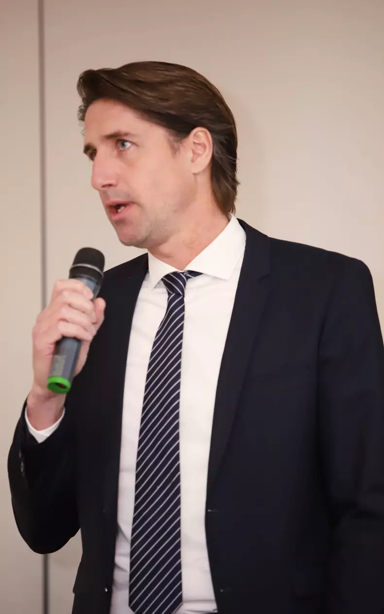 Prof.-Dr.-Nils-Thoennissen