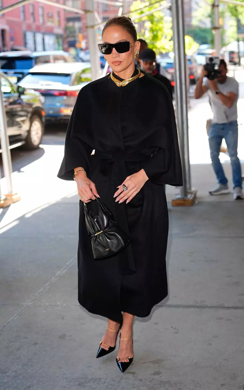 Jennifer Lopez is seen in Manhattan, New York City - 6/2/26