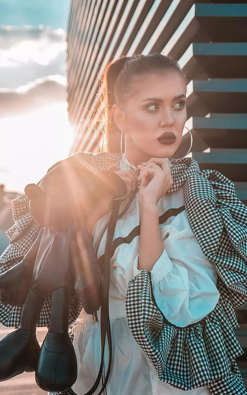 Emiliana-Burghelea-si-a-lansat-colectie-de-haine-DP-by-Emily-Burghelea-6-1