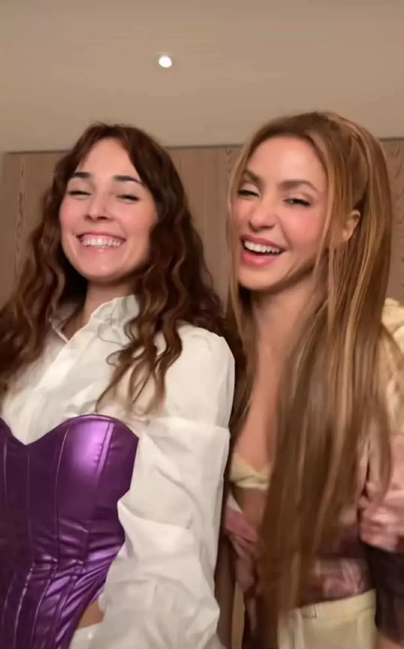 Andra Gogan și Shakira (2)