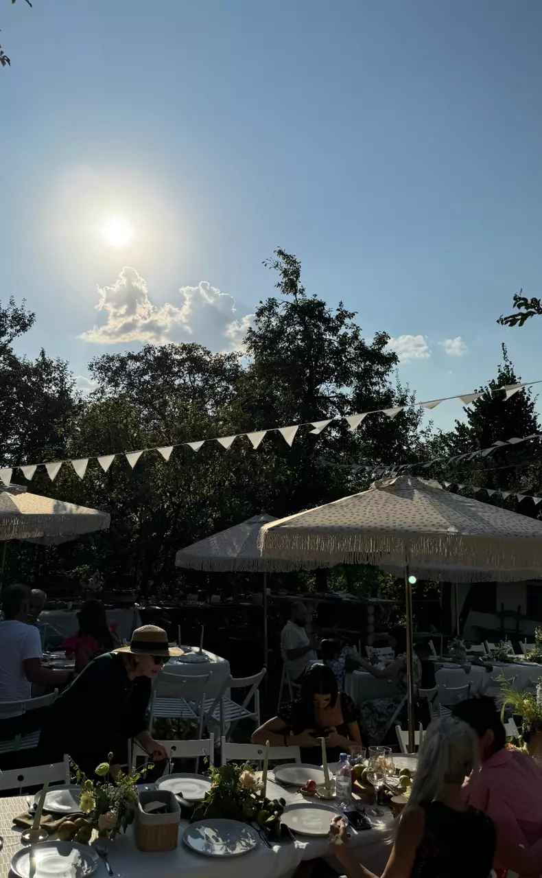 Atmosfera de la botezul celei de-a patra fiică a Laurei Cosoi