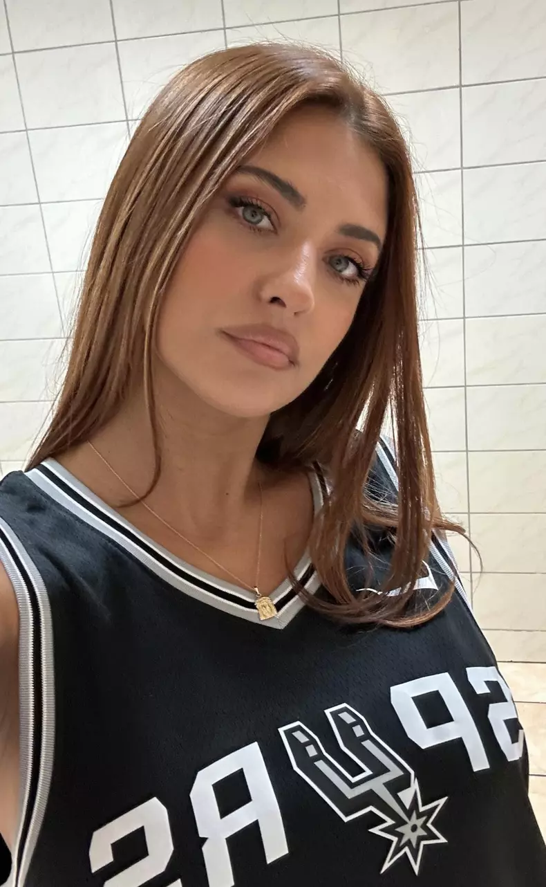 Antonia-4